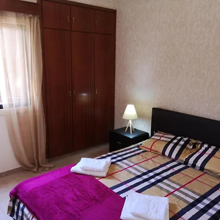 Super 2 Bed Opposite The Beach Λεμεσός