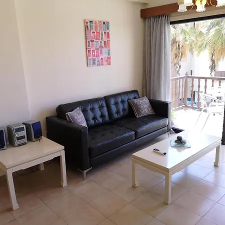 Апартаменты Super 2 Bed Opposite The Beach Лимасол