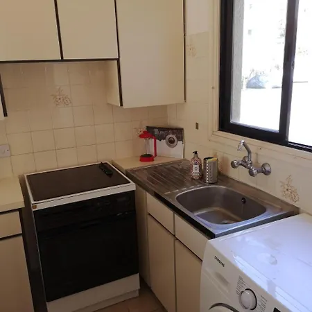 Super 2 Bed Opposite The Beach Appartamento Limisso